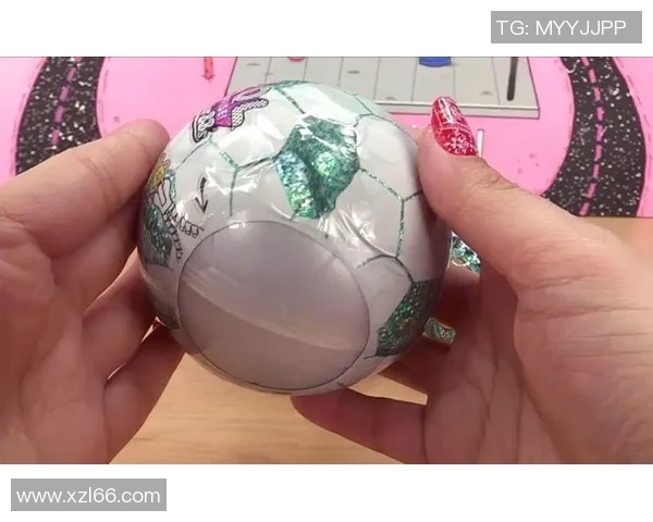 足球明星签名卡盲盒揭晓球迷珍藏珍品全新体验助力收藏爱好者探索独特惊喜